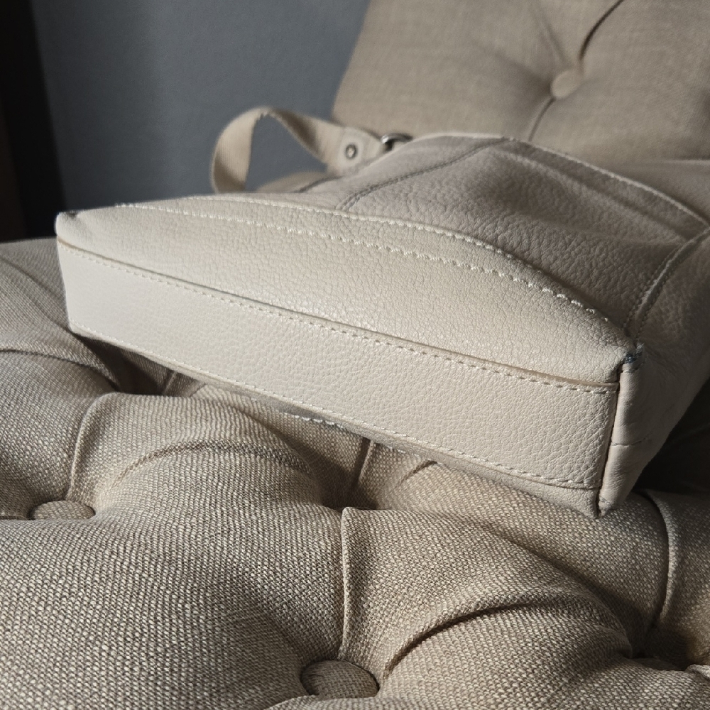 The Sak Light Beige Leather Crossbody Bag - Picture 4 of 7